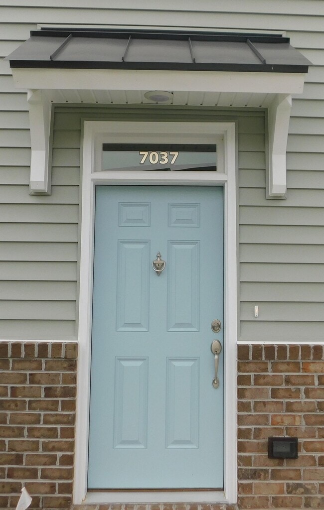 Building Photo - 7037 Leire Ln