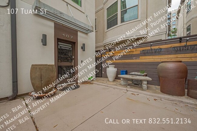 Building Photo - 107 Tuam St