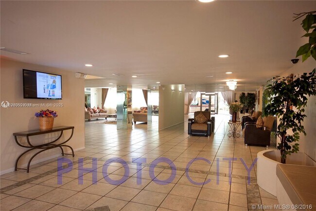 Foto del edificio - 2821 N Miami Beach Blvd
