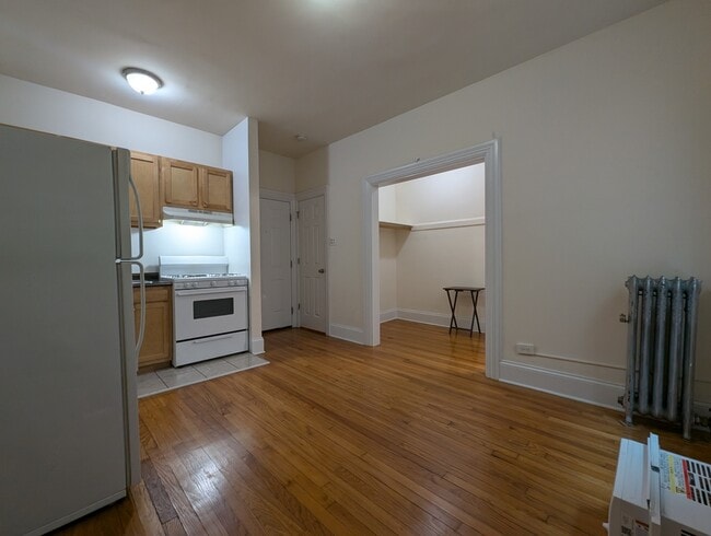 Building Photo - 2737 N Spaulding Ave
