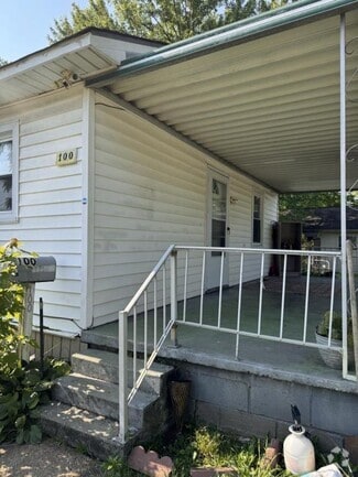 Building Photo - 100 Warwick Ln