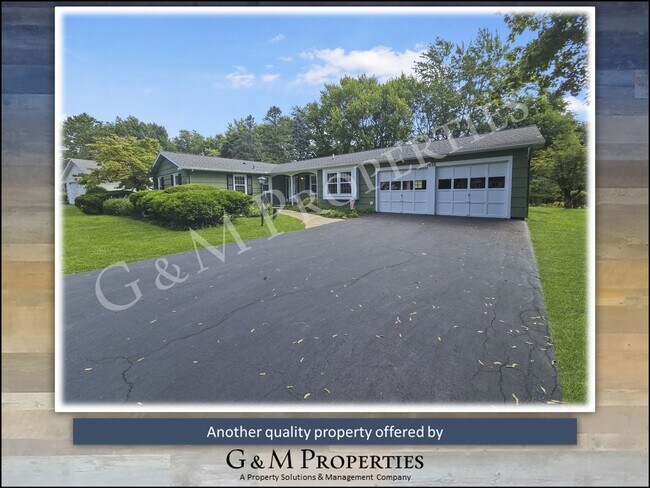 Foto del edificio - Rarely Available 3/4 Bedroom Ranch Style Home in Penfield!
