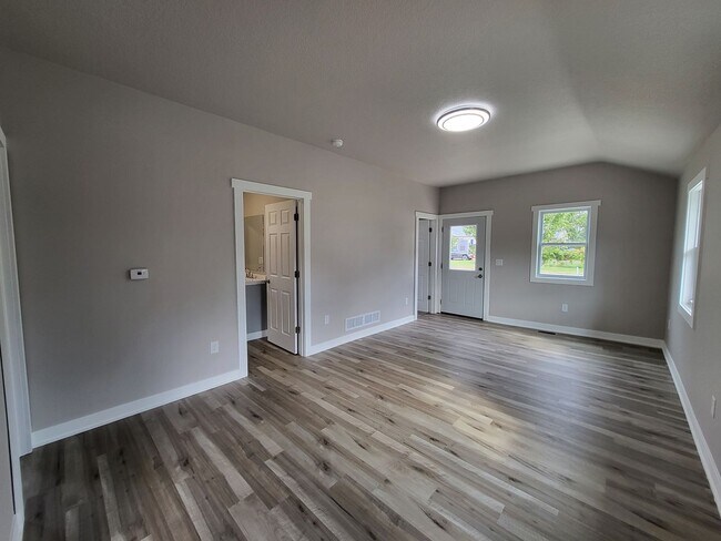 Foto del edificio - Beautifully renovated East side home with ...