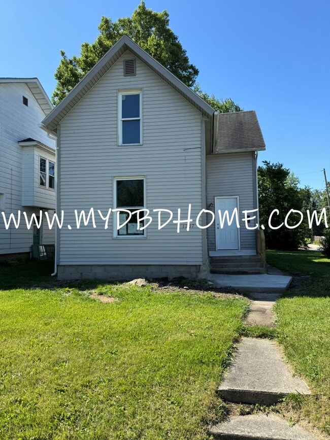 Building Photo - 1237 Nuttman Ave