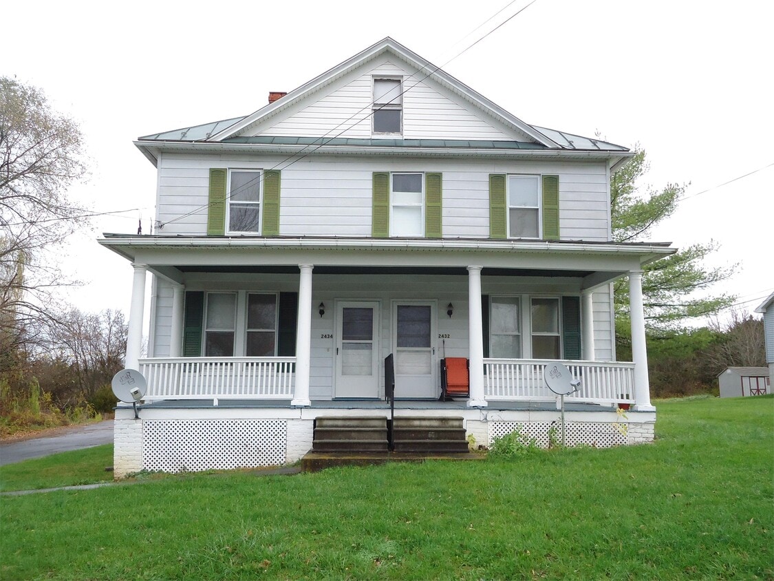 Foto principal - 2432 W 1st St