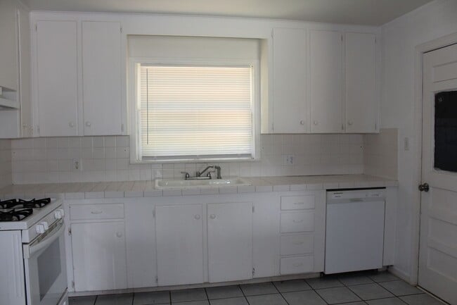 Foto del edificio - Comfy & Practical!