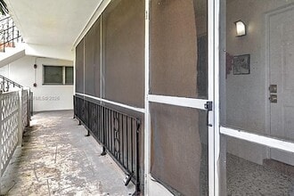 Building Photo - 1450 NE 170th St