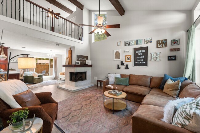 Building Photo - 248 S Pathfinders Cir