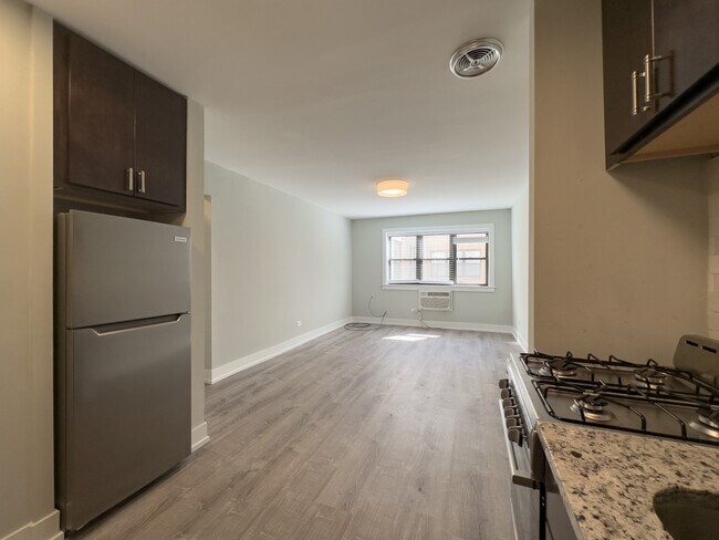Foto del edificio - 448 W Barry Ave