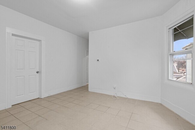 Foto del edificio - 315 E 18th St