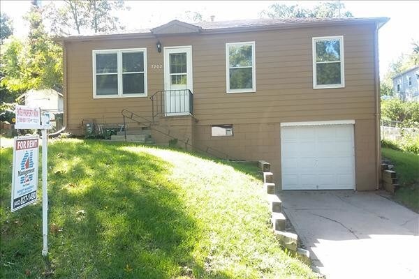 Primary Photo - Large Fenced Yard