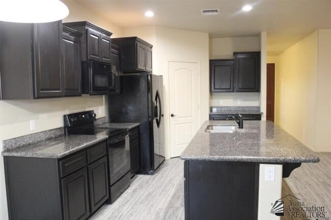 Foto del edificio - 4491 W 27th St