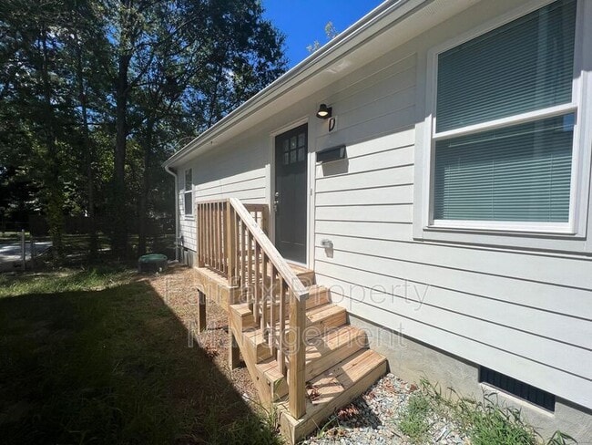 Photo - 2109 Hart St House