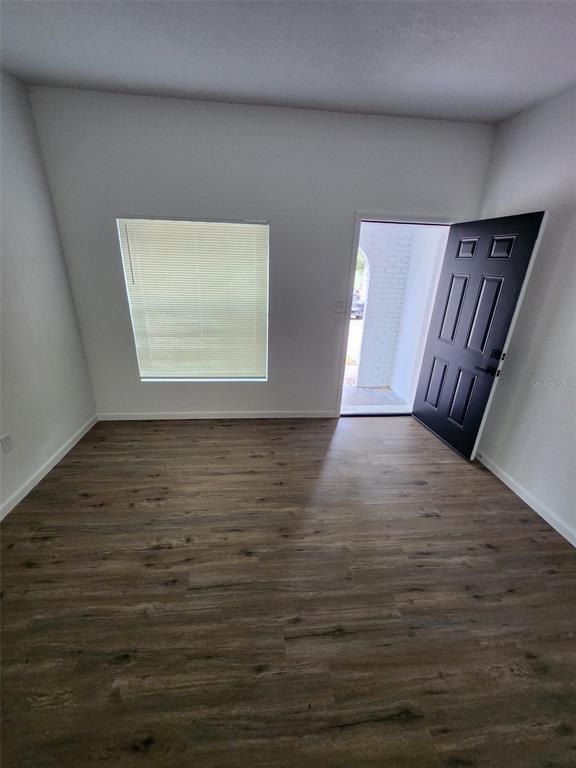 Foto del edificio - 1216 Emeralda Rd