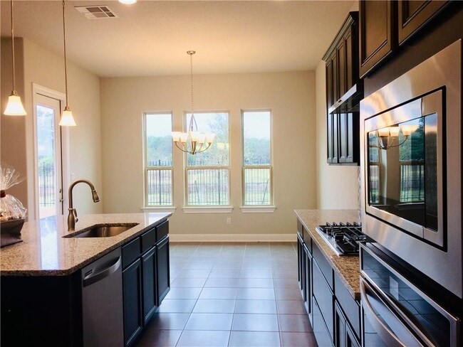 Building Photo - 4620 Katherine Dr