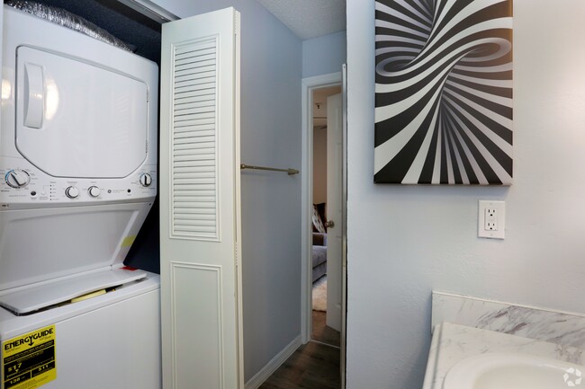 Building Photo - Buena Vista Apartments – Studio, 1 & 2 Bed...