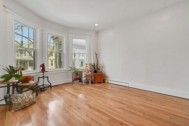 Photo - 158 Edgar St House