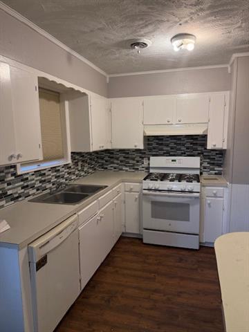 Foto del edificio - 7424 Songwood Dr