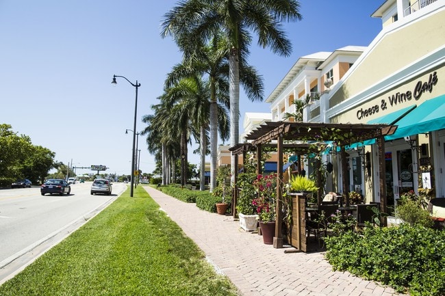 Building Photo - The Moorings at Lantana