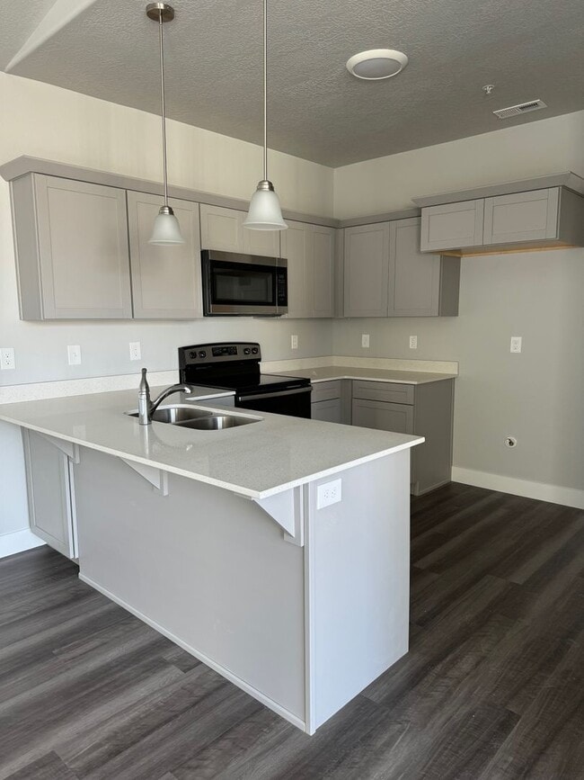 Building Photo - 1342 N 3650 W