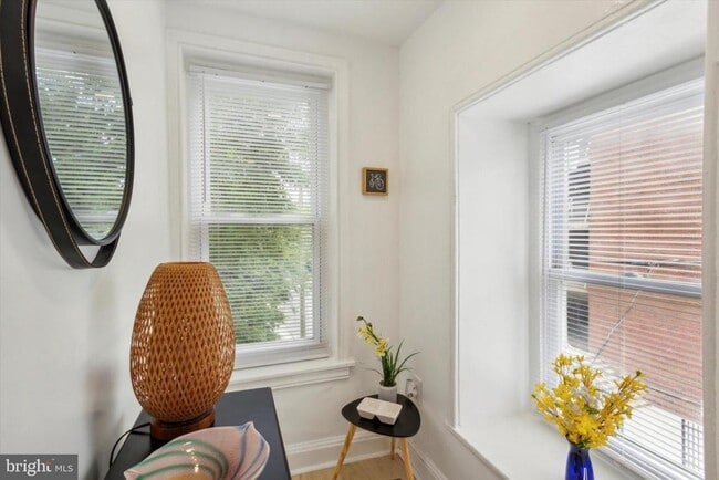 Foto del edificio - 42 E Haines St