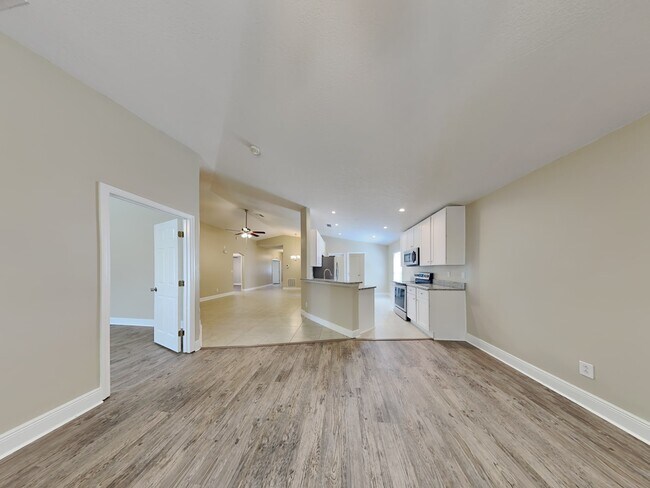 Building Photo - 4940 Manchester Dr