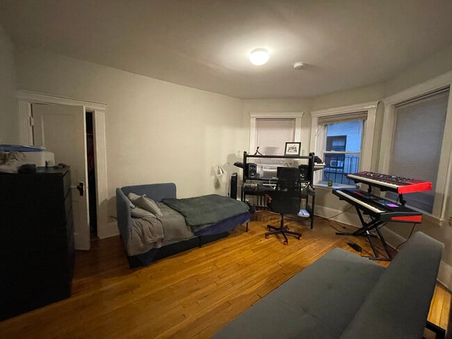 Building Photo - 59 Hemenway St