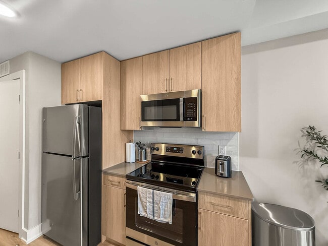 Building Photo - 626 N Delaware Ave