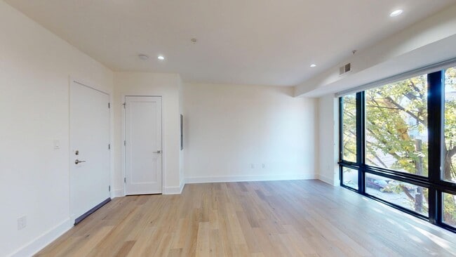 Building Photo - Newly Renovated Two Bedroom Two Bathroom W/Off Street Parking