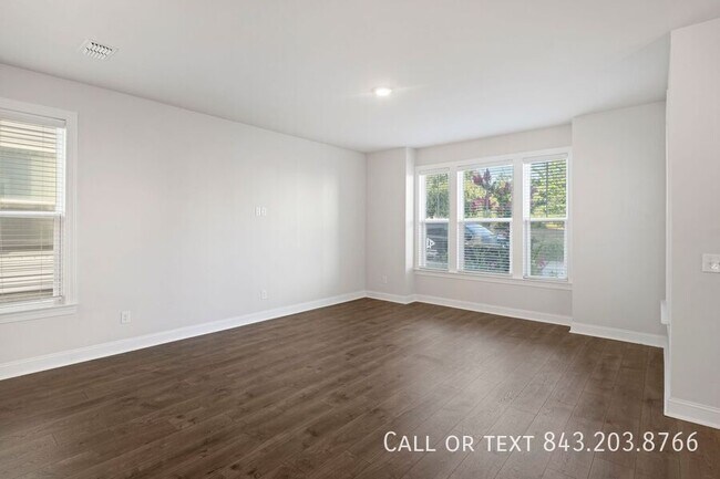 Foto del edificio - 803 Lachicotte Creek Dr
