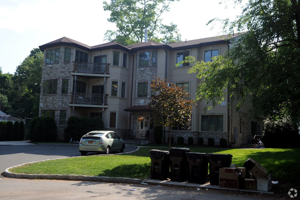 Building Photo - 8 Hana Ln