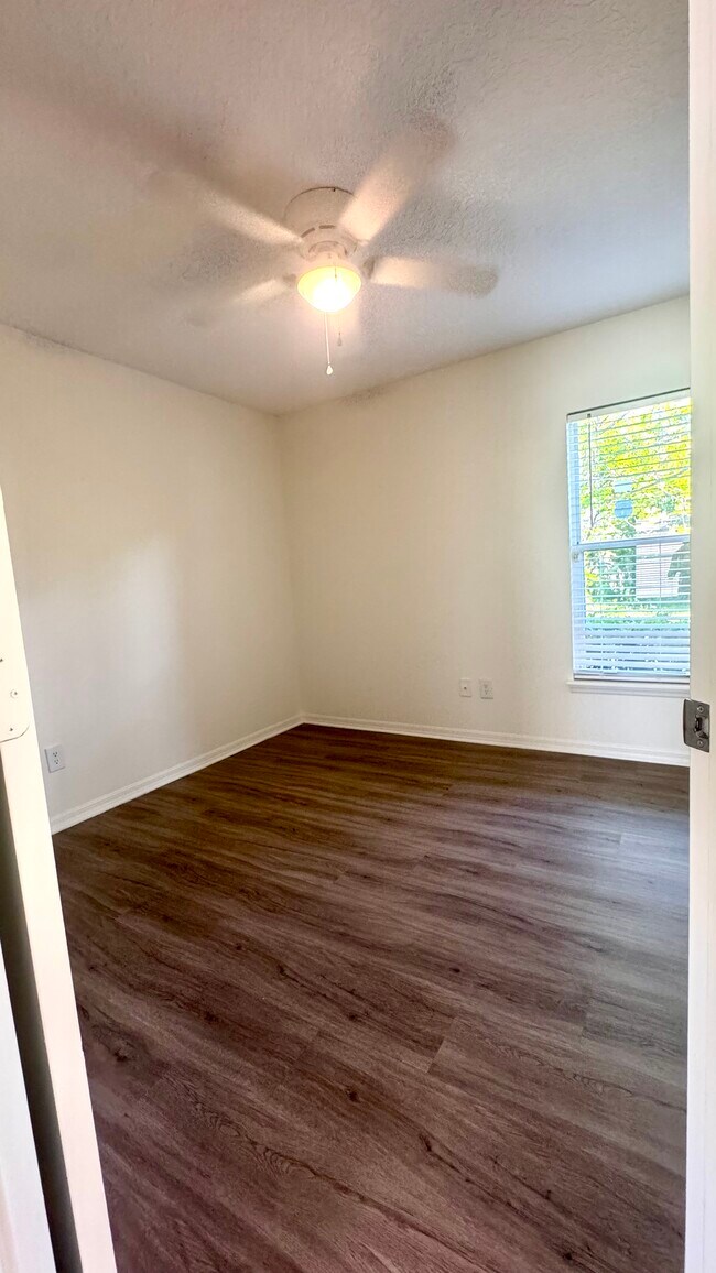 Dormitorio - 1613 Winter Green Blvd