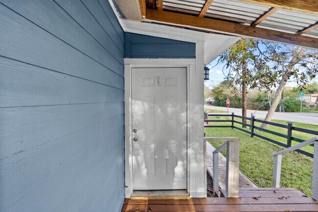 Foto del edificio - 4126 Paladino St