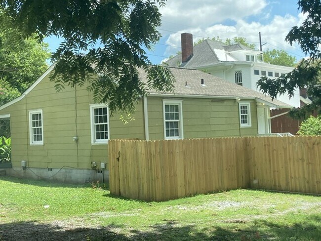 Building Photo - Waverly Belmont House