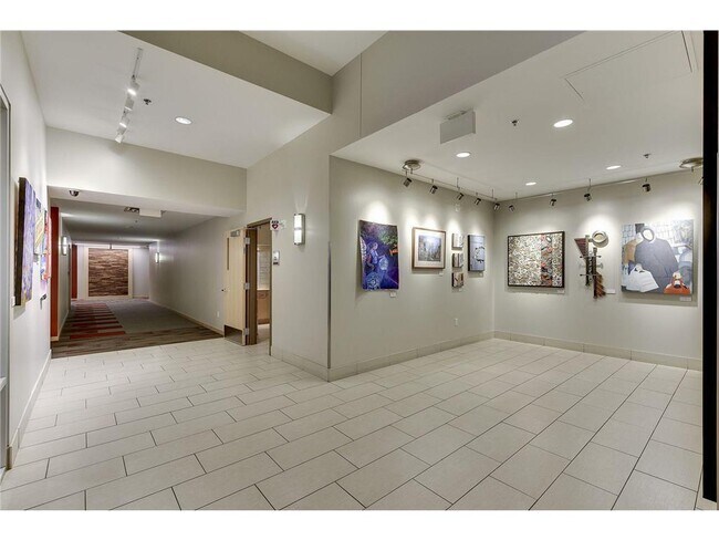 Foto del edificio - 215 10th Ave S