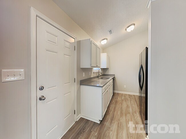 Building Photo - 4305 Biesterfield Dr