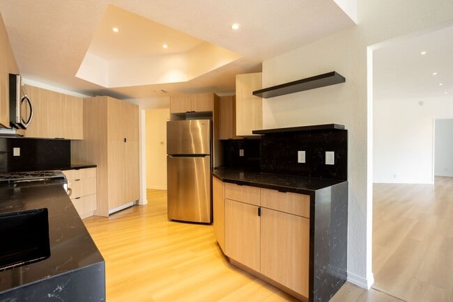 Building Photo - Westmount