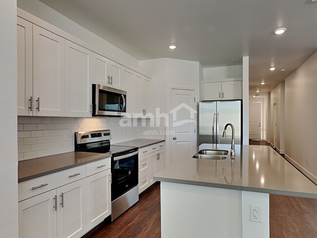 Foto del edificio - 17170 W Golden Ln