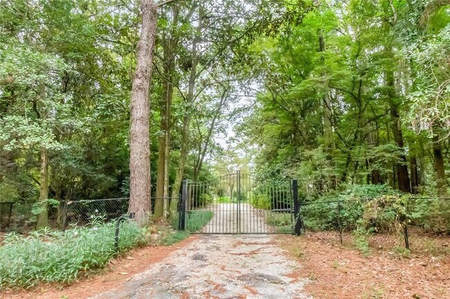 Building Photo - 2113 Riverforest Dr