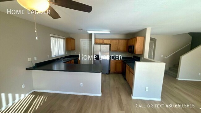 Building Photo - Excellent 4 bedroom, 3 bath home is Phoenix!