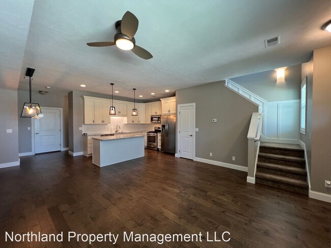 Building Photo - 3 br, 2.5 bath House - 966 Lake Ridge Dr #18