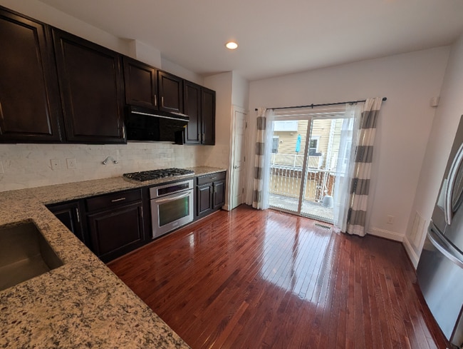 Photo - 9442 Canonbury Square Townhome