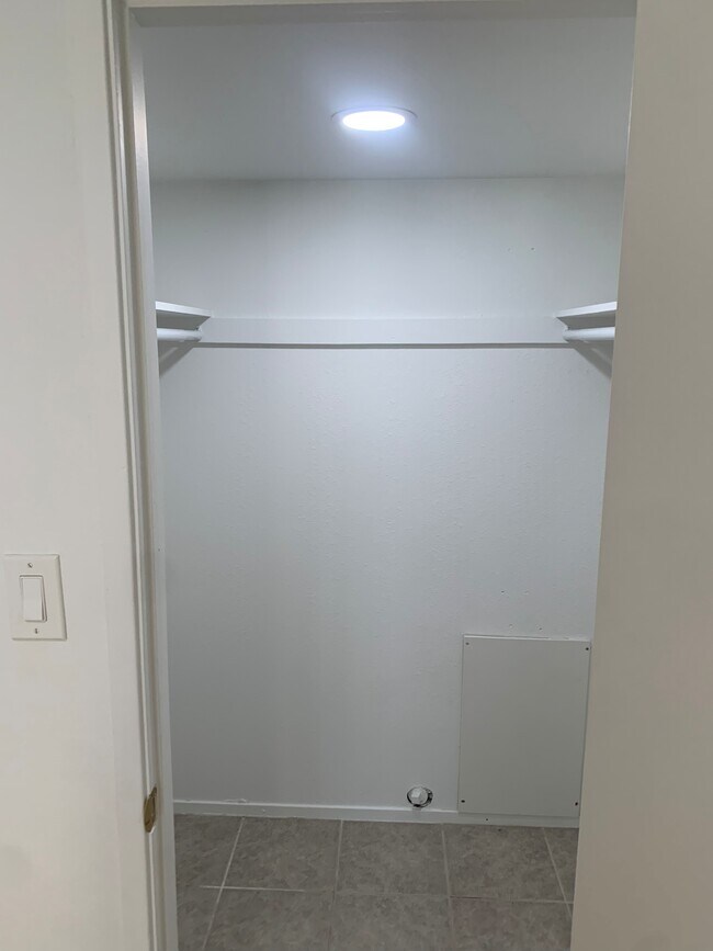 Foto del edificio - 120 G St