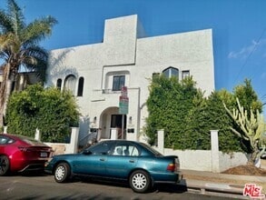 Building Photo - 404 N Gardner St