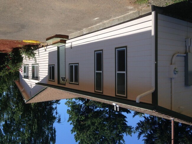 Building Photo - 4 br, 2 bath House - 951 Williams