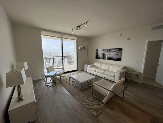 Photo - 999 SW 1st Ave Townhome