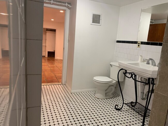Foto del edificio - 138 N 7th St