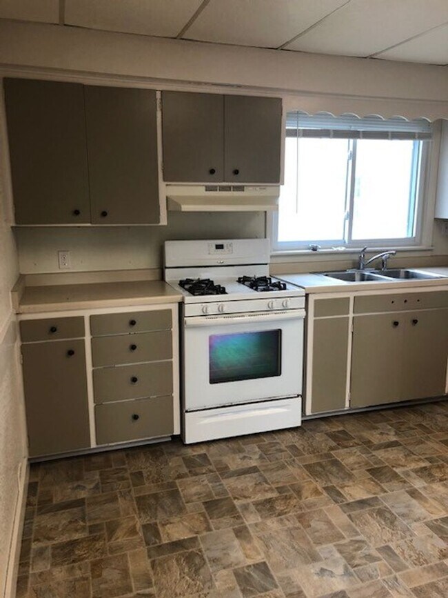 Foto del edificio - 3 Bedrooms, 1 Bathroom Duplex Lower Level in Brainerd, MN