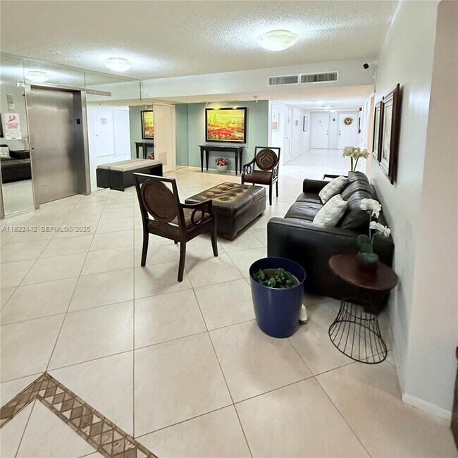 Foto del edificio - 3980 Oaks Clubhouse Dr