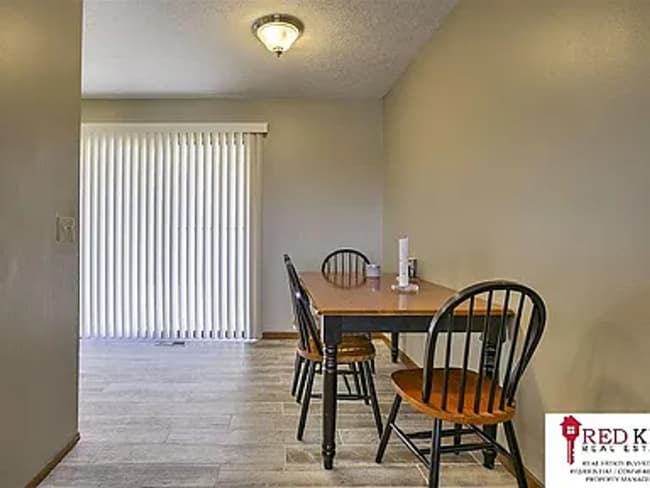 Foto del edificio - 2420 N 88th St